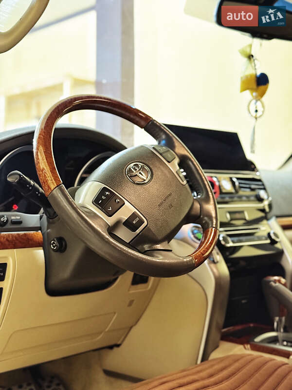 Внедорожник / Кроссовер Toyota Land Cruiser 2013 в Кривом Роге фото 10 Внедорожник / Кроссовер Toyota Land Cruiser 2013 в Кривом Роге