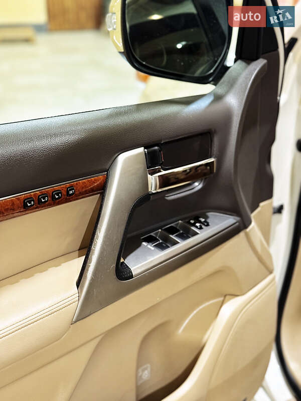 Внедорожник / Кроссовер Toyota Land Cruiser 2013 в Кривом Роге фото 25 Внедорожник / Кроссовер Toyota Land Cruiser 2013 в Кривом Роге