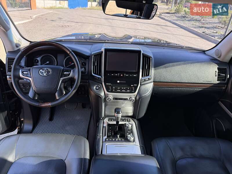 Внедорожник / Кроссовер Toyota Land Cruiser 2018 в Кривом Роге