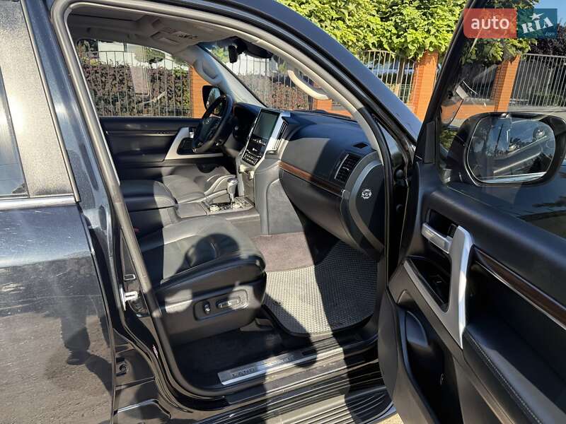 Внедорожник / Кроссовер Toyota Land Cruiser 2018 в Кривом Роге