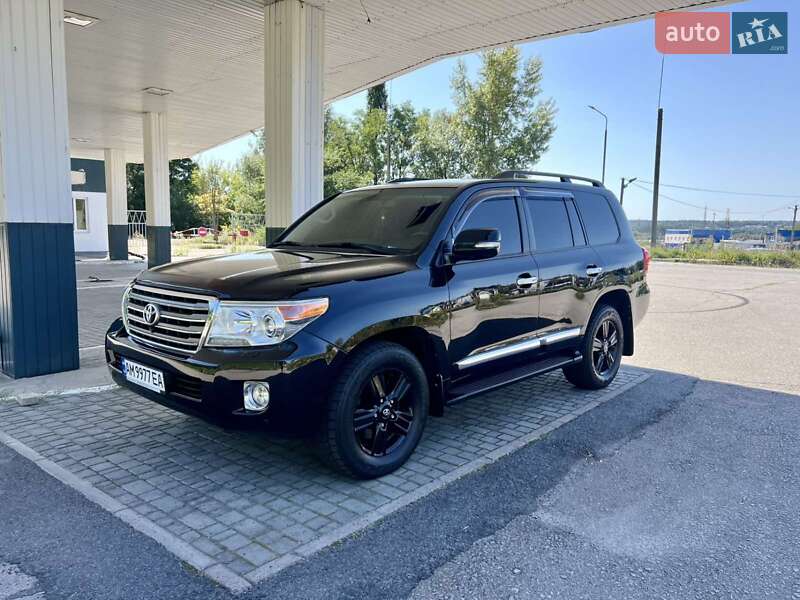 Toyota Land Cruiser 2012