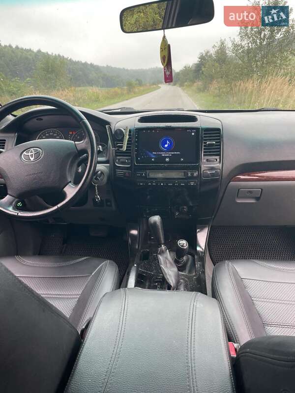 Внедорожник / Кроссовер Toyota Land Cruiser 2005 в Львове