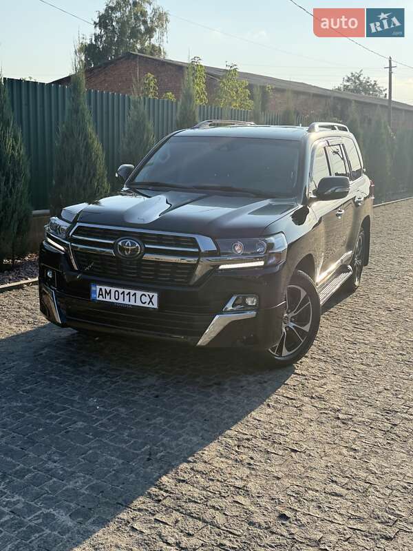 Внедорожник / Кроссовер Toyota Land Cruiser 2020 в Коростышеве