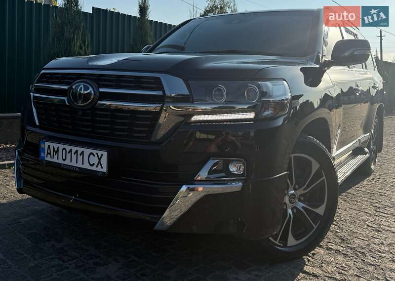 Внедорожник / Кроссовер Toyota Land Cruiser 2020 в Коростышеве
