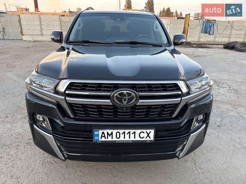 Внедорожник / Кроссовер Toyota Land Cruiser 2020 в Коростышеве