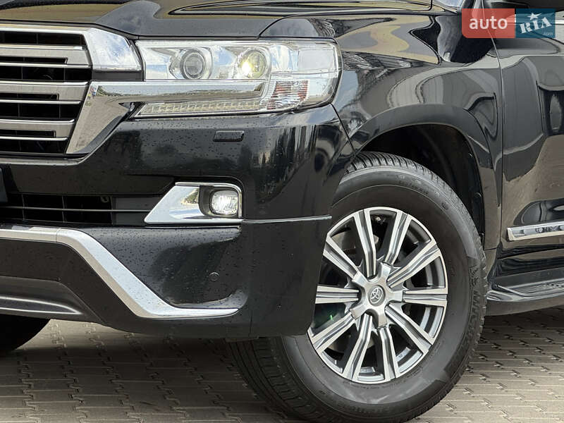 Внедорожник / Кроссовер Toyota Land Cruiser 2017 в Киеве