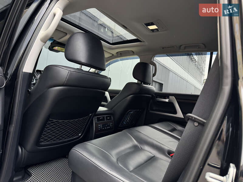 Внедорожник / Кроссовер Toyota Land Cruiser 2017 в Киеве