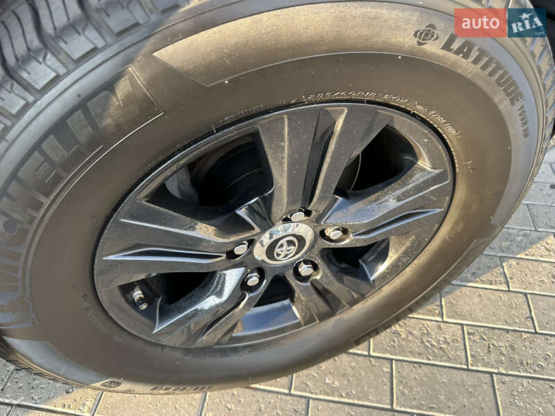 Внедорожник / Кроссовер Toyota Land Cruiser 2016 в Днепре