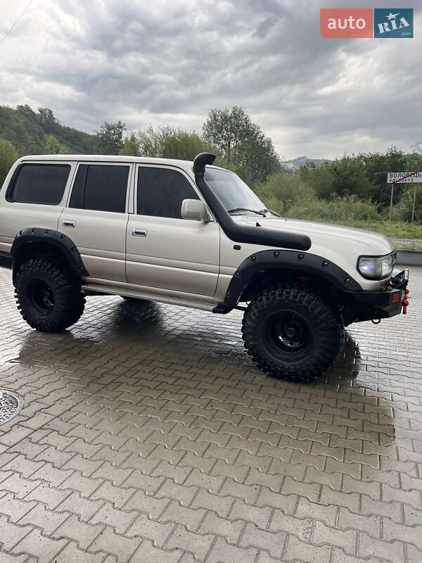 Внедорожник / Кроссовер Toyota Land Cruiser 1995 в Воловце