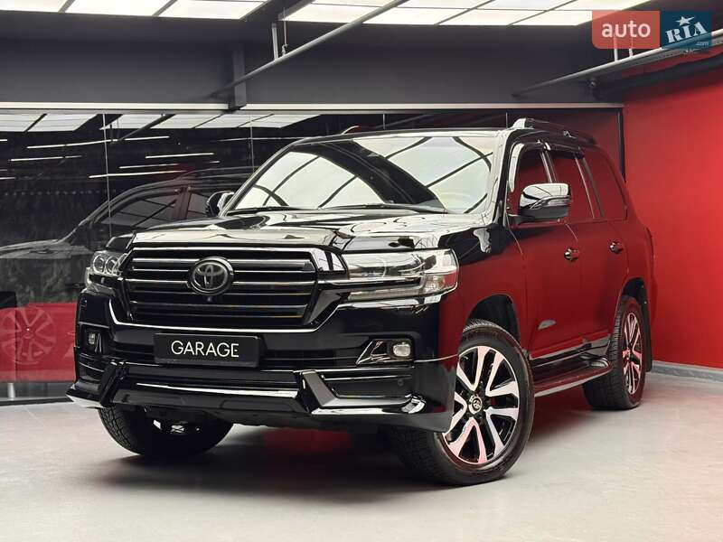 Внедорожник / Кроссовер Toyota Land Cruiser 2018 в 
