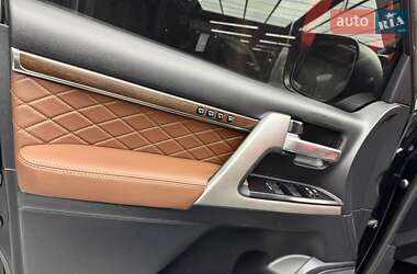 Внедорожник / Кроссовер Toyota Land Cruiser 2018 в 