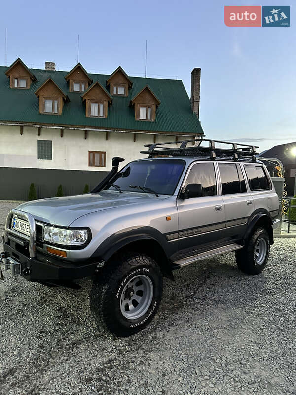 Внедорожник / Кроссовер Toyota Land Cruiser 1994 в Рахове