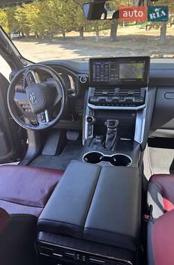 Внедорожник / Кроссовер Toyota Land Cruiser 2022 в 