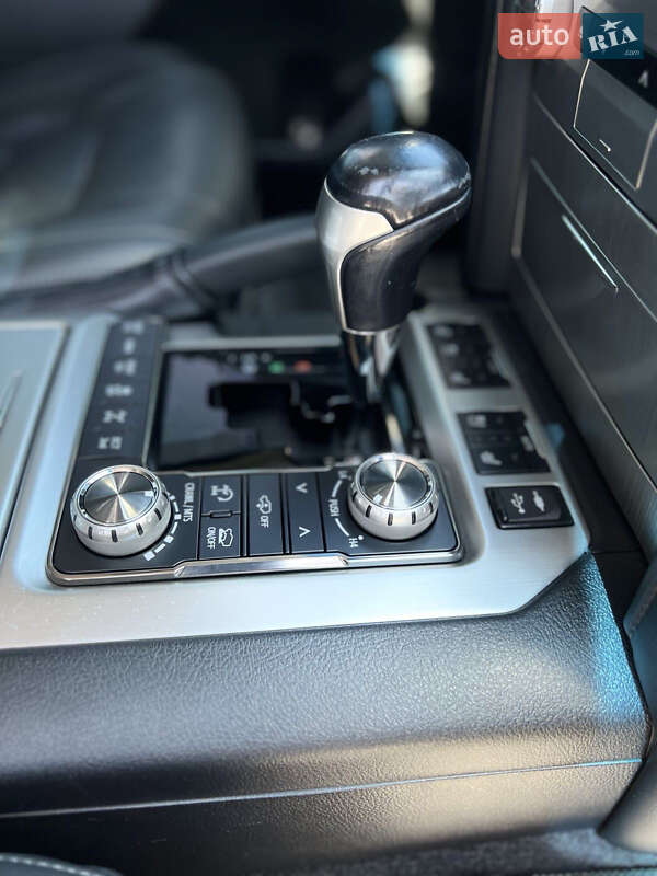 Внедорожник / Кроссовер Toyota Land Cruiser 2017 в Ужгороде
