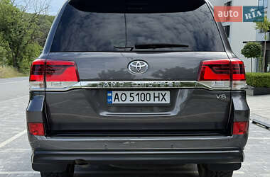 Внедорожник / Кроссовер Toyota Land Cruiser 2018 в 