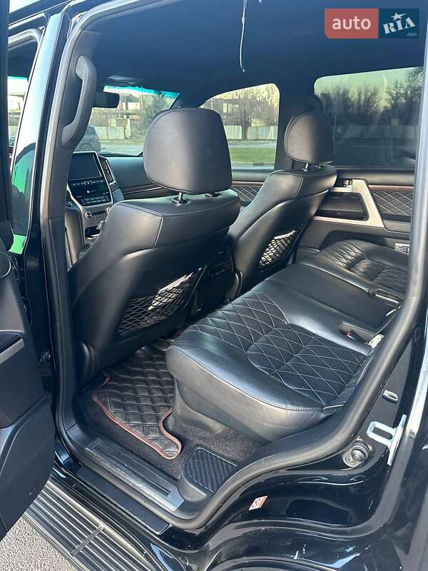 Внедорожник / Кроссовер Toyota Land Cruiser 2017 в Днепре