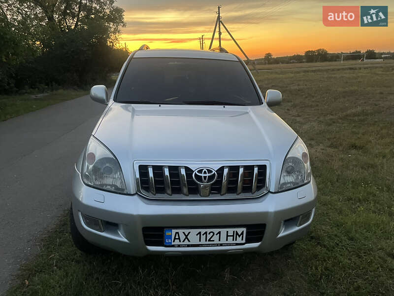 Внедорожник / Кроссовер Toyota Land Cruiser 2005 в Краснограде