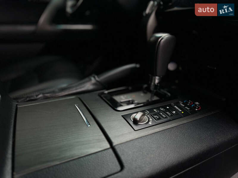 Позашляховик / Кросовер Toyota Land Cruiser 2012 в Одесі