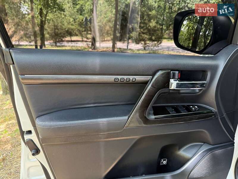 Внедорожник / Кроссовер Toyota Land Cruiser 2013 в Запорожье