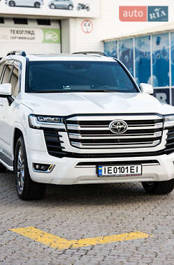 Внедорожник / Кроссовер Toyota Land Cruiser 2023 в 