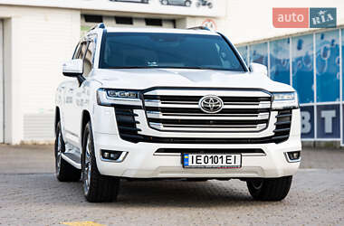 Внедорожник / Кроссовер Toyota Land Cruiser 2023 в 