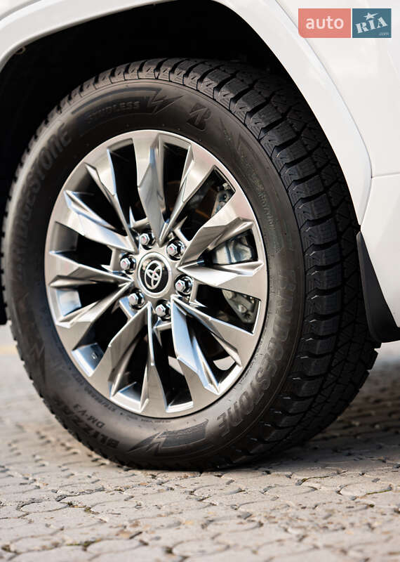 Позашляховик / Кросовер Toyota Land Cruiser 2023 в Чернівцях фото 18 Позашляховик / Кросовер Toyota Land Cruiser 2023 в Чернівцях