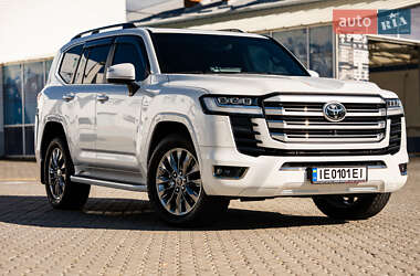 Внедорожник / Кроссовер Toyota Land Cruiser 2023 в 