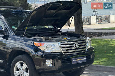 Внедорожник / Кроссовер Toyota Land Cruiser 2014 в 