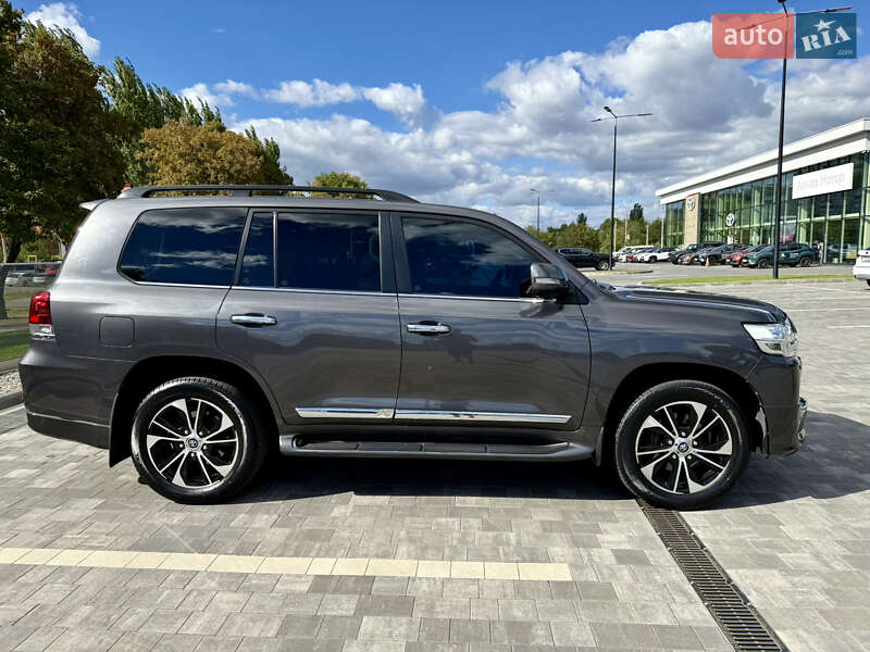 Внедорожник / Кроссовер Toyota Land Cruiser 2020 в Днепре