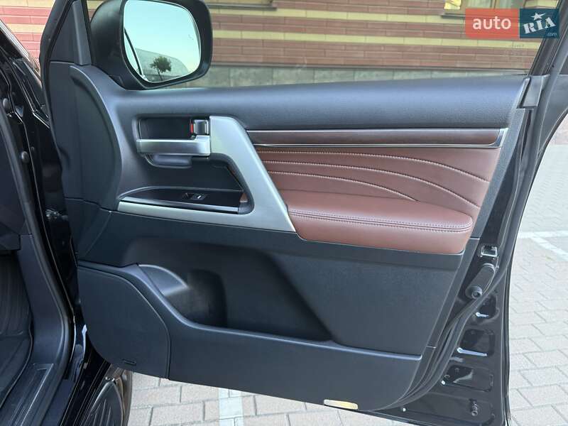 Внедорожник / Кроссовер Toyota Land Cruiser 2019 в Киеве