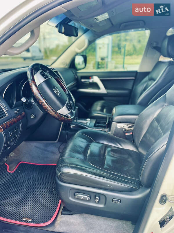 Внедорожник / Кроссовер Toyota Land Cruiser 2012 в Василькове