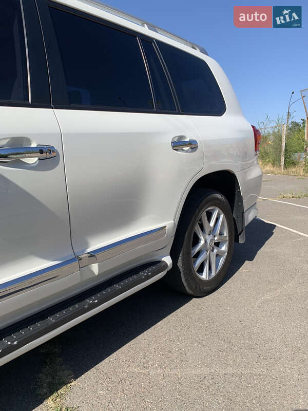 Внедорожник / Кроссовер Toyota Land Cruiser 2013 в Кривом Роге