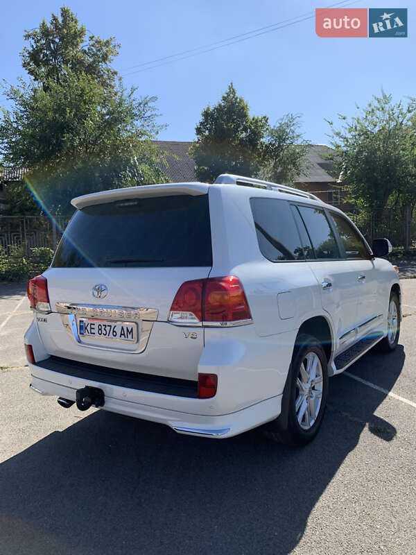 Внедорожник / Кроссовер Toyota Land Cruiser 2013 в Кривом Роге