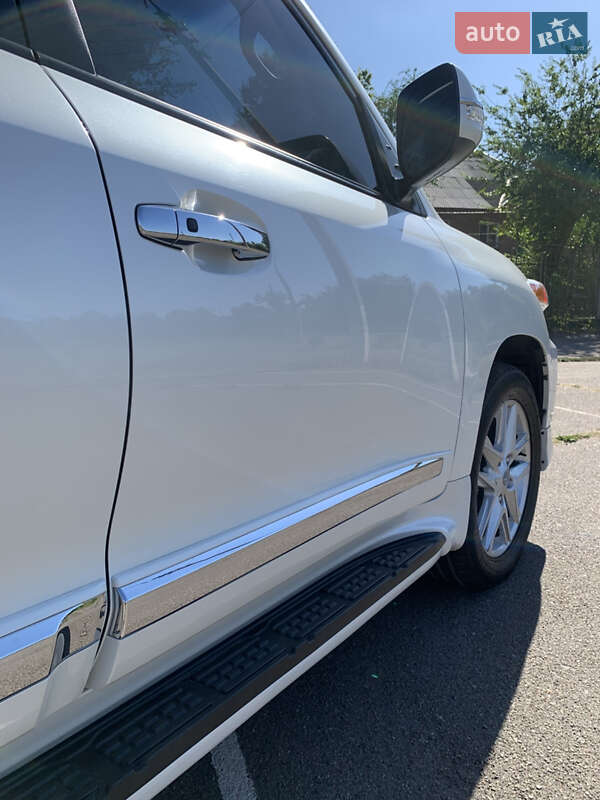 Внедорожник / Кроссовер Toyota Land Cruiser 2013 в Кривом Роге