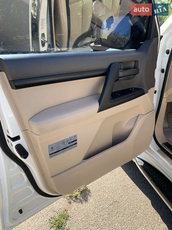 Внедорожник / Кроссовер Toyota Land Cruiser 2013 в Кривом Роге