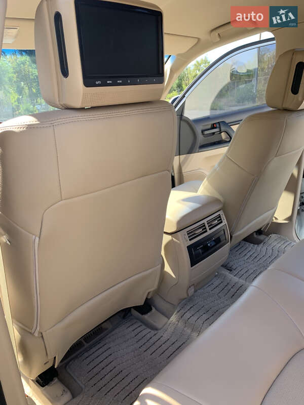 Внедорожник / Кроссовер Toyota Land Cruiser 2013 в Кривом Роге