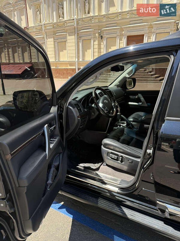 Внедорожник / Кроссовер Toyota Land Cruiser 2013 в Николаеве