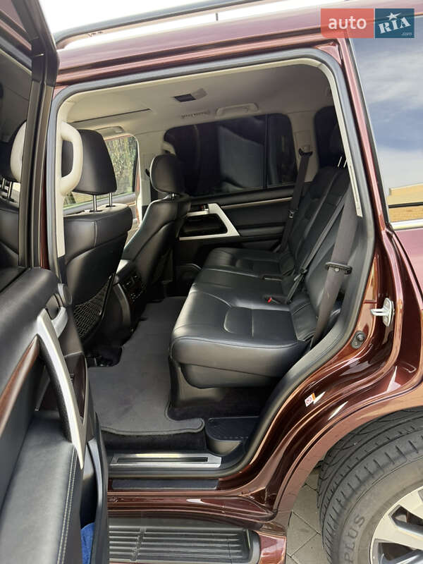 Внедорожник / Кроссовер Toyota Land Cruiser 2018 в Хмельницком