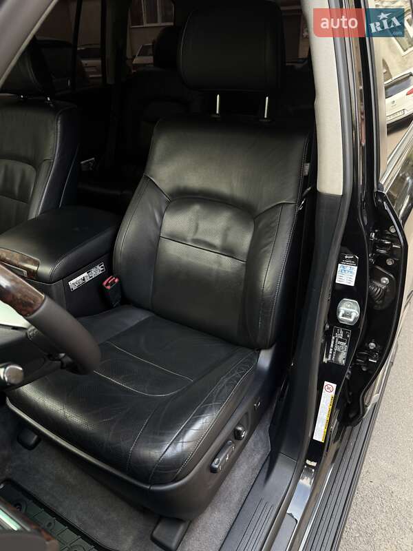 Внедорожник / Кроссовер Toyota Land Cruiser 2012 в Калуше