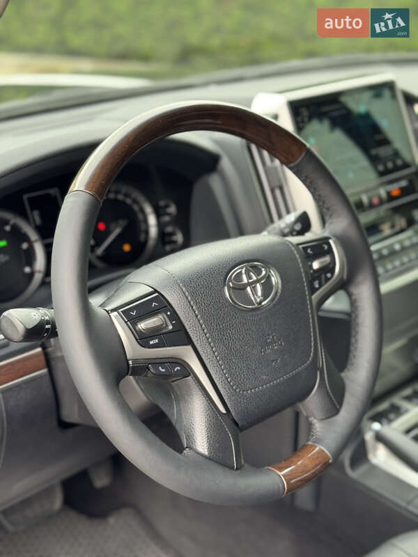 Внедорожник / Кроссовер Toyota Land Cruiser 2019 в Ужгороде