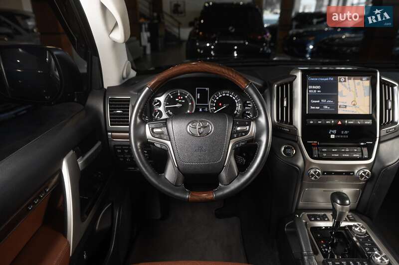 Внедорожник / Кроссовер Toyota Land Cruiser 2018 в Одессе фото 5 Внедорожник / Кроссовер Toyota Land Cruiser 2018 в Одессе