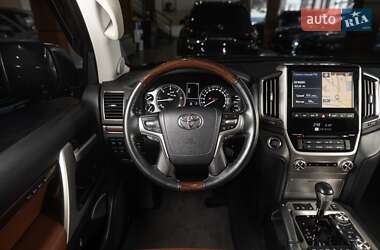 Позашляховик / Кросовер Toyota Land Cruiser 2018 в 