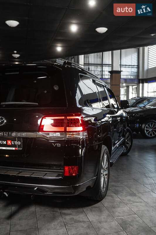 Внедорожник / Кроссовер Toyota Land Cruiser 2018 в Одессе фото 14 Внедорожник / Кроссовер Toyota Land Cruiser 2018 в Одессе