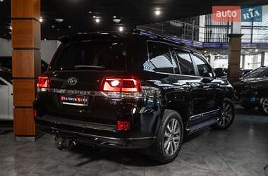 Позашляховик / Кросовер Toyota Land Cruiser 2018 в 