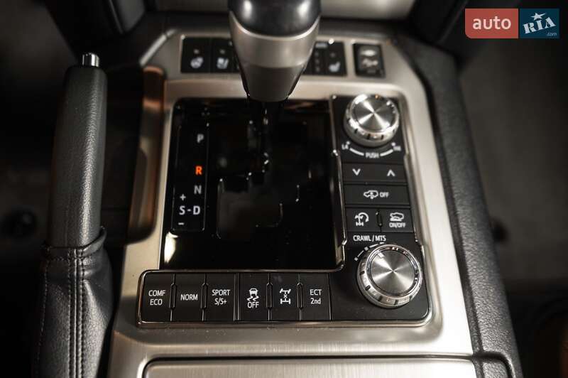 Внедорожник / Кроссовер Toyota Land Cruiser 2018 в Одессе фото 40 Внедорожник / Кроссовер Toyota Land Cruiser 2018 в Одессе