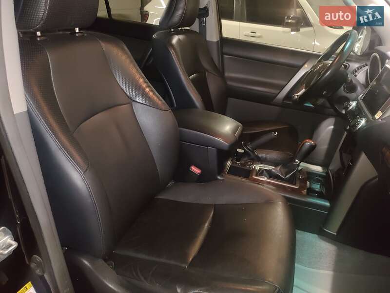 Внедорожник / Кроссовер Toyota Land Cruiser 2012 в Кривом Роге фото 9 Внедорожник / Кроссовер Toyota Land Cruiser 2012 в Кривом Роге