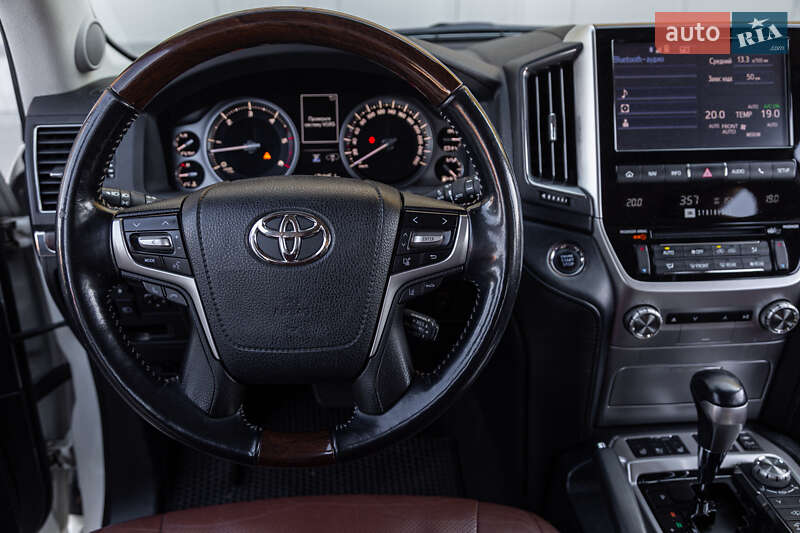 Внедорожник / Кроссовер Toyota Land Cruiser 2019 в Киеве