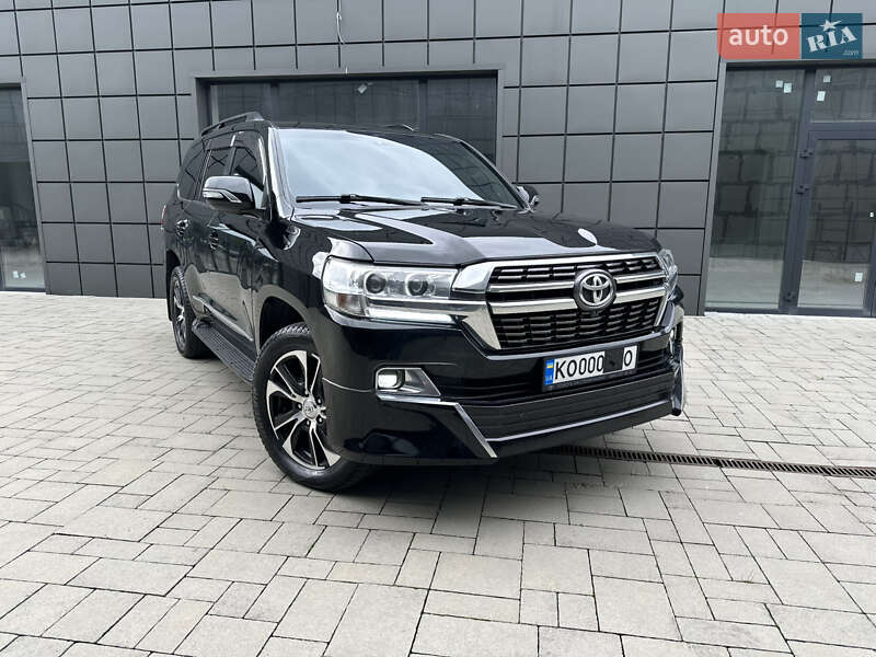 Toyota Land Cruiser 2011