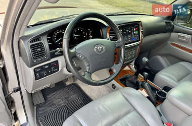 Внедорожник / Кроссовер Toyota Land Cruiser 2003 в 