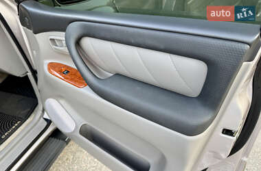 Внедорожник / Кроссовер Toyota Land Cruiser 2003 в 